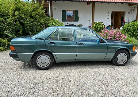 Mercedes-Benz 190 190d