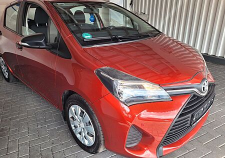 Toyota Yaris *EINPARKHILFE*KLIMA*SEHR GEPFLEGT*8 FACH BE