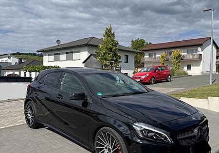 Mercedes-Benz A 180 AMG Line AMG Line