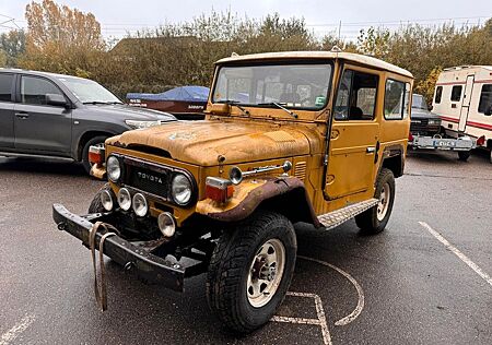 Toyota Land Cruiser FJ 40