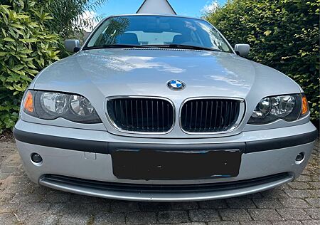 BMW 318i - checkheftgepflegt aus Familienbesitz