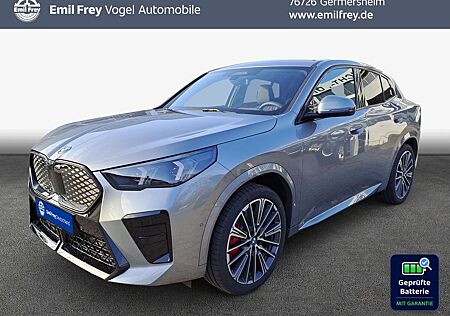BMW iX2 xDrive30 225 kW, 5-türig (Strom)