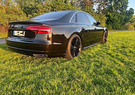 Audi A8 4.2 TDI tiptronic quattro -