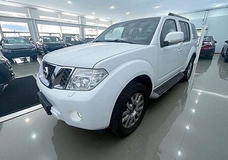 Nissan Pathfinder 2.5 dCi Automatik 7-Sitzer Leder AHK