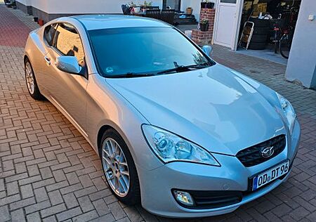 Hyundai Genesis 2.0T -