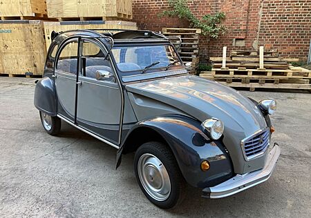 Citroën 2 CV 6 - Charleston