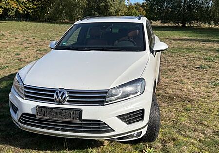 VW Touareg Volkswagen 3.0 V6 TDI SCR Tiptr. Exclusive BMT ...