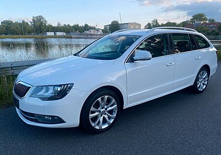 Skoda Superb Combi Ambition 4x4