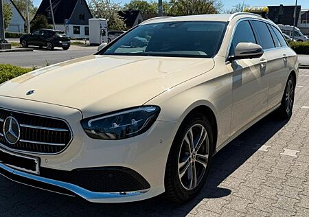 Mercedes-Benz E 220 d T Autom. -