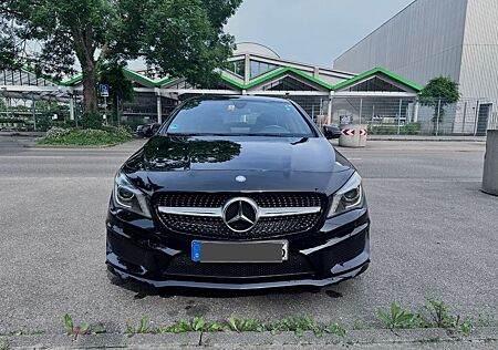 Mercedes-Benz CLA 180 AMG Line