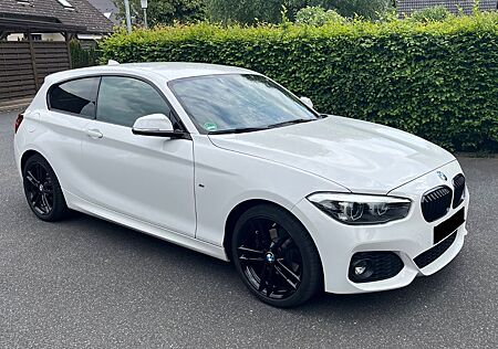 BMW 120i Edition M Sport Shadow