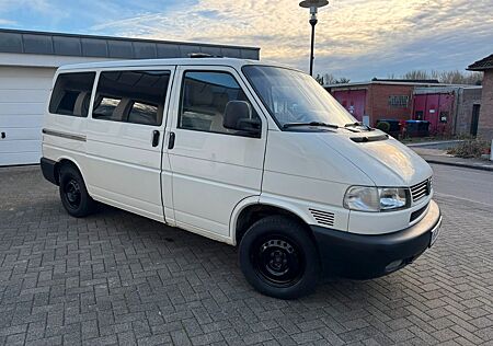 VW T4 Caravelle Volkswagen 2,5-l-Otto syncro, Scheckheft