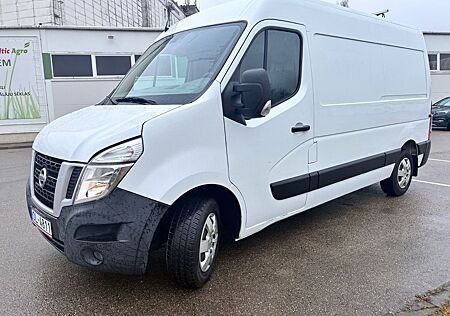 Nissan NV400