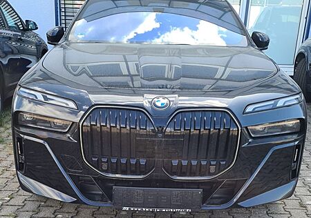 BMW 740 d xDrive MSportPRO Cinema+Lounge Seats