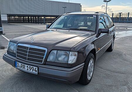 Mercedes-Benz E 280 W124 Bornit mit Top Interieur & 5 Gang Autm, AHK