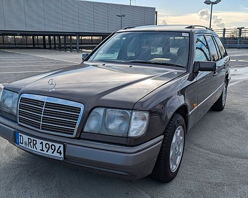 Mercedes-Benz W124 Bornit mit Top Interieur & 5 Gang Autm, AHK