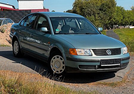 VW Passat Volkswagen 1.6 *AUT*II.HAND*S-HEFT*