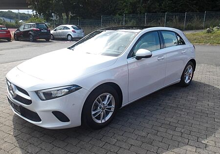 Mercedes-Benz A 200 Leder Navi LED Panorama MB Scheckheft