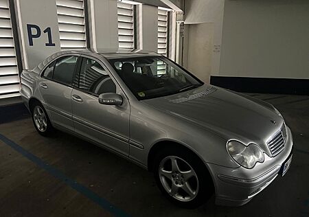 Mercedes-Benz 220 C CDI - TÜV NEU