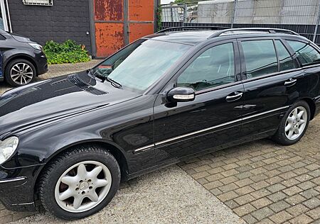 Mercedes-Benz 320 Elegance 4Matic, V6