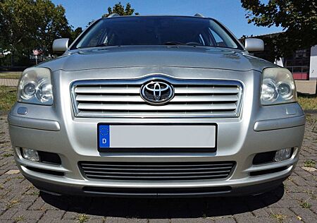 Toyota Avensis Kombi mit sehr viel Stauraum