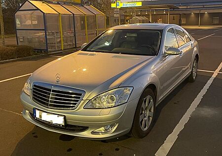 Mercedes-Benz S 350 - W221