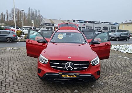 Mercedes-Benz GLC-Klasse GLC 200 4Matic NAVI,KAMERA,AHK,SHZ,PDC,1.HAND,