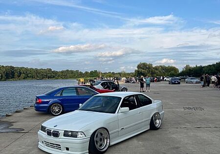 BMW 320i Coupe Sport Edition