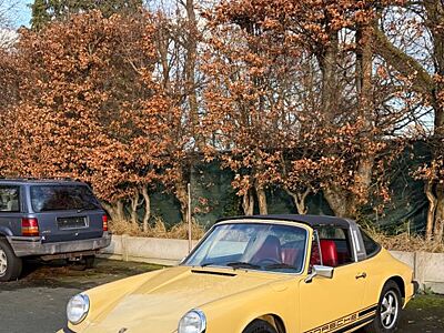 Porsche 911 Targa Sahara beige