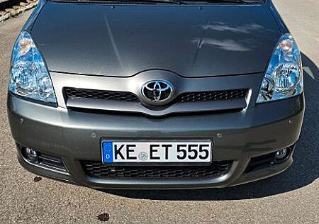 Toyota Corolla Verso 2.2-l-D-4D Klima AHK 12-fach