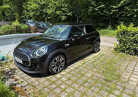 Mini Cooper (F56) Automatik Scheckheftgepflegt