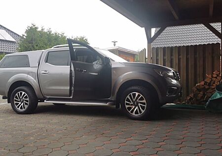 Nissan Navara 300 NP Tekna mit Hartop