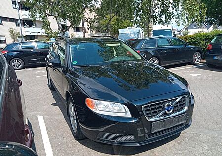 Volvo V70 Kinetik TSN AGE mit zweiten Motor.