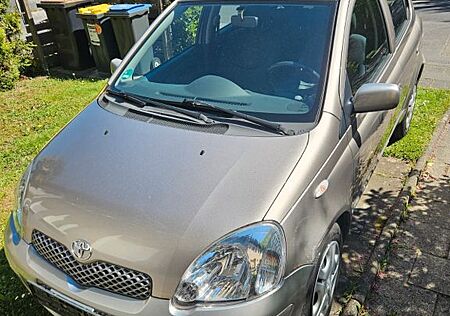 Toyota Yaris 1.3 -