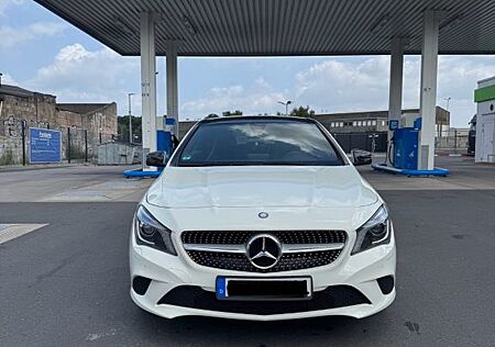 Mercedes-Benz CLA 200 -