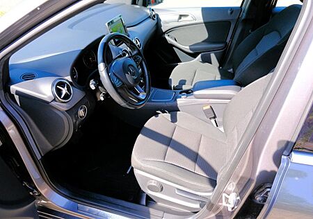 Mercedes-Benz B 200 Ambition Aut. Navi|Cruise|PDC|LMV