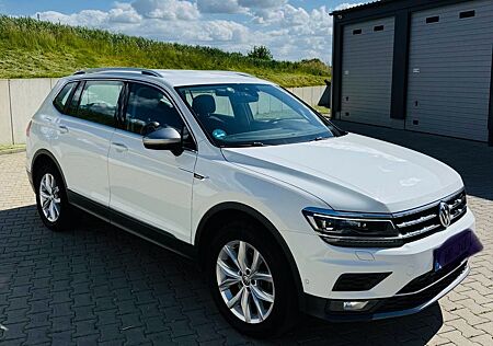 VW Tiguan Allspace Volkswagen 2.0 TDI SCR DSG 4MOTION High...