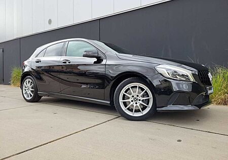 Mercedes-Benz A 180 *AUT.*KEYLESS*URBAN*NAVI*DEELLEDER*CAMERA*