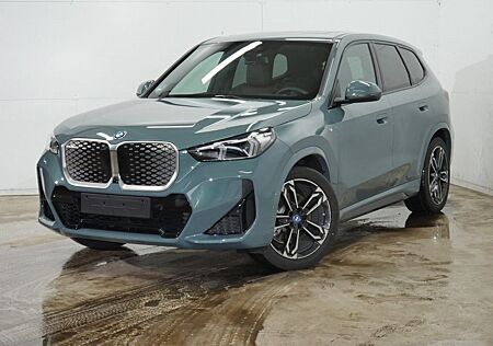 BMW iX1 xDrive30 M Sportpaket Head-Up HK HiFi