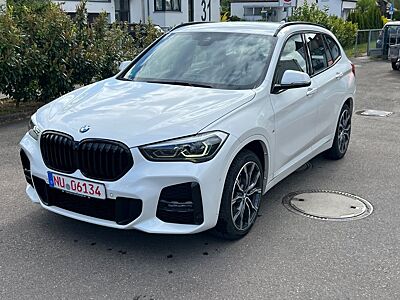 BMW X1 sDrive 18 d Sport + M Paket !