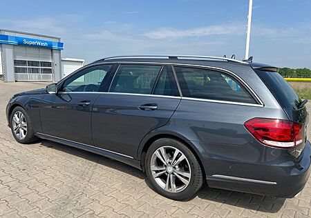 Mercedes-Benz E 220 BlueTEC Edition AVANTG. /NAV/LEDER