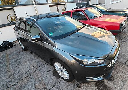 Ford Focus 1,0 Titanium/Zahnriemen + TÜV NEU