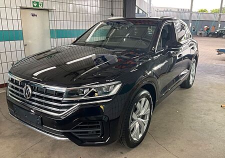 VW Touareg Volkswagen R-Line 4Motion
