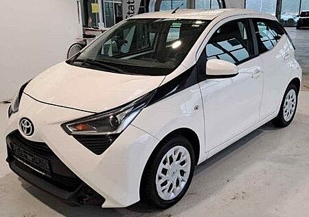 Toyota Aygo (X) Aygo -play