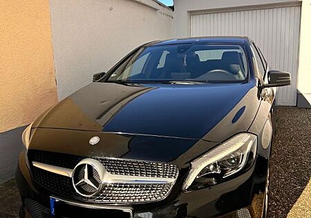 Mercedes-Benz A 180 SCORE! SCORE!