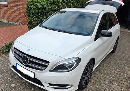 Mercedes-Benz B 180 - Nightpaket, Bi-Xenon, Navi, AHK