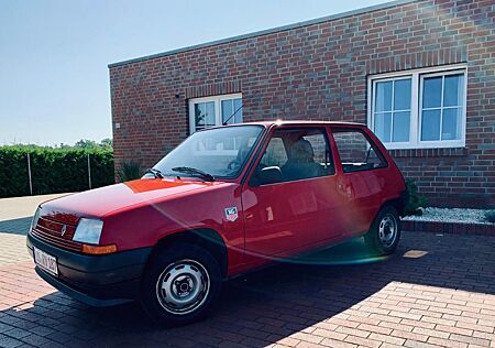 Renault R 5