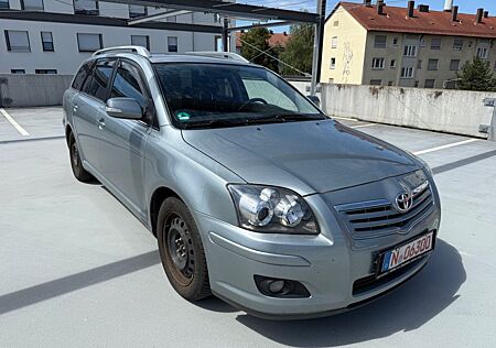 Toyota Avensis Kombi 2.0 D-4D Travel