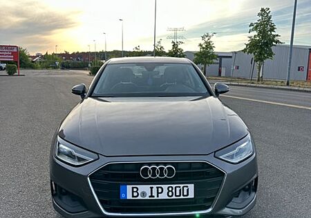 Audi A4 30 TDI S tronic -