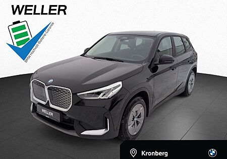 BMW iX1 xDrive30 LivePlus RFK AdapMFwk SHZ Tempo LED